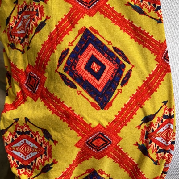 LuLaRoe New TC Tall & Curvy Geometric Aztec Leggings NWT - Picture 2 of 6